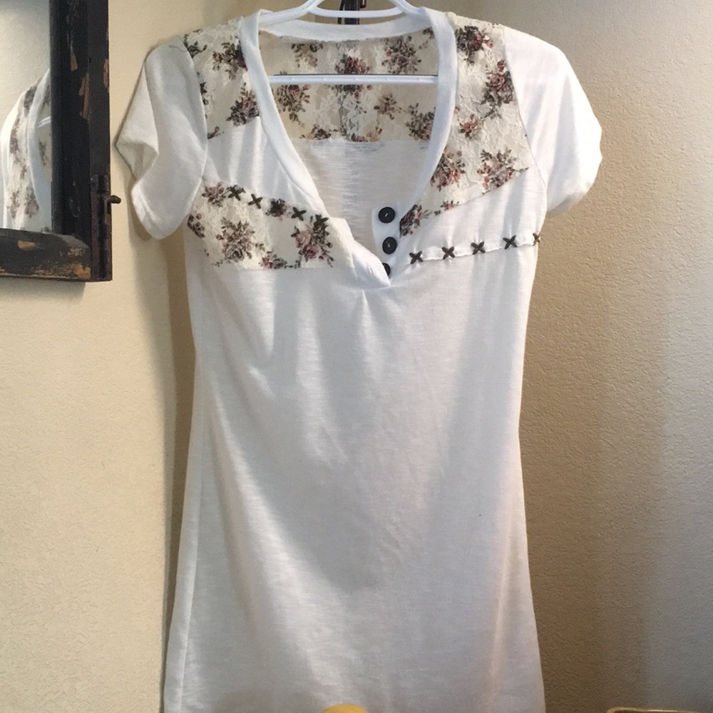 Daytrip 3 Button Tshirt